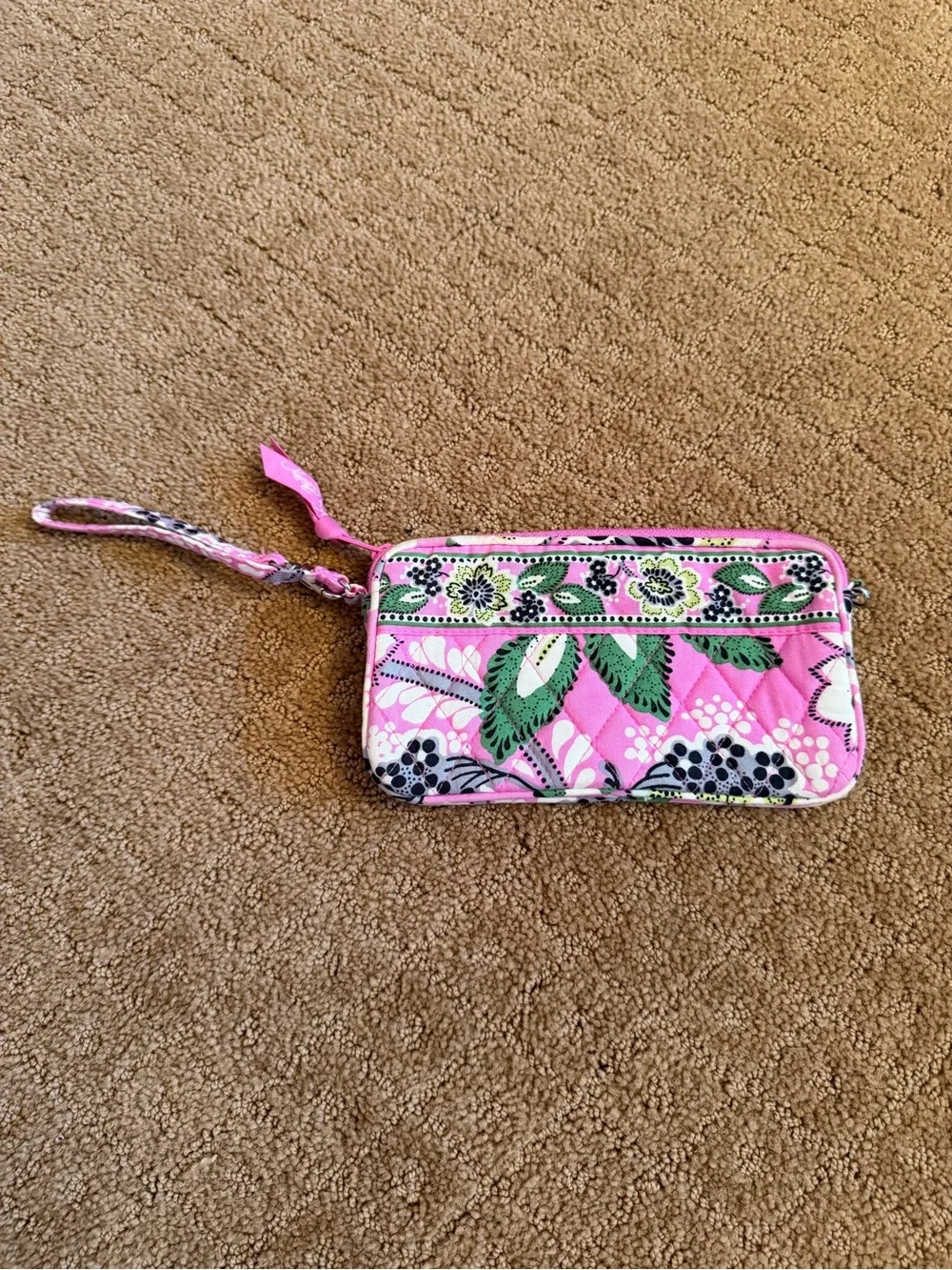 Vera Bradley Priscilla Pink Floral Quilted Cotton Zip Around Wristlet Wallet - Picture 1 of 5